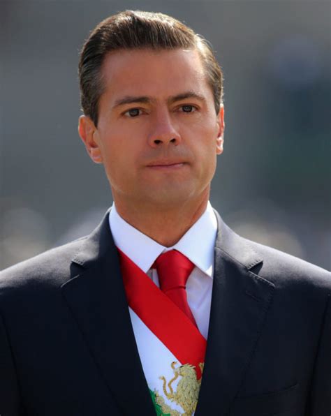 edad de enrique peña nieto.